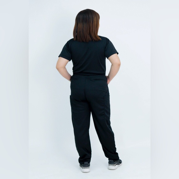 MEDIUM Size Drifit Top and Jogger Scrub Set - Picture 10 of 11